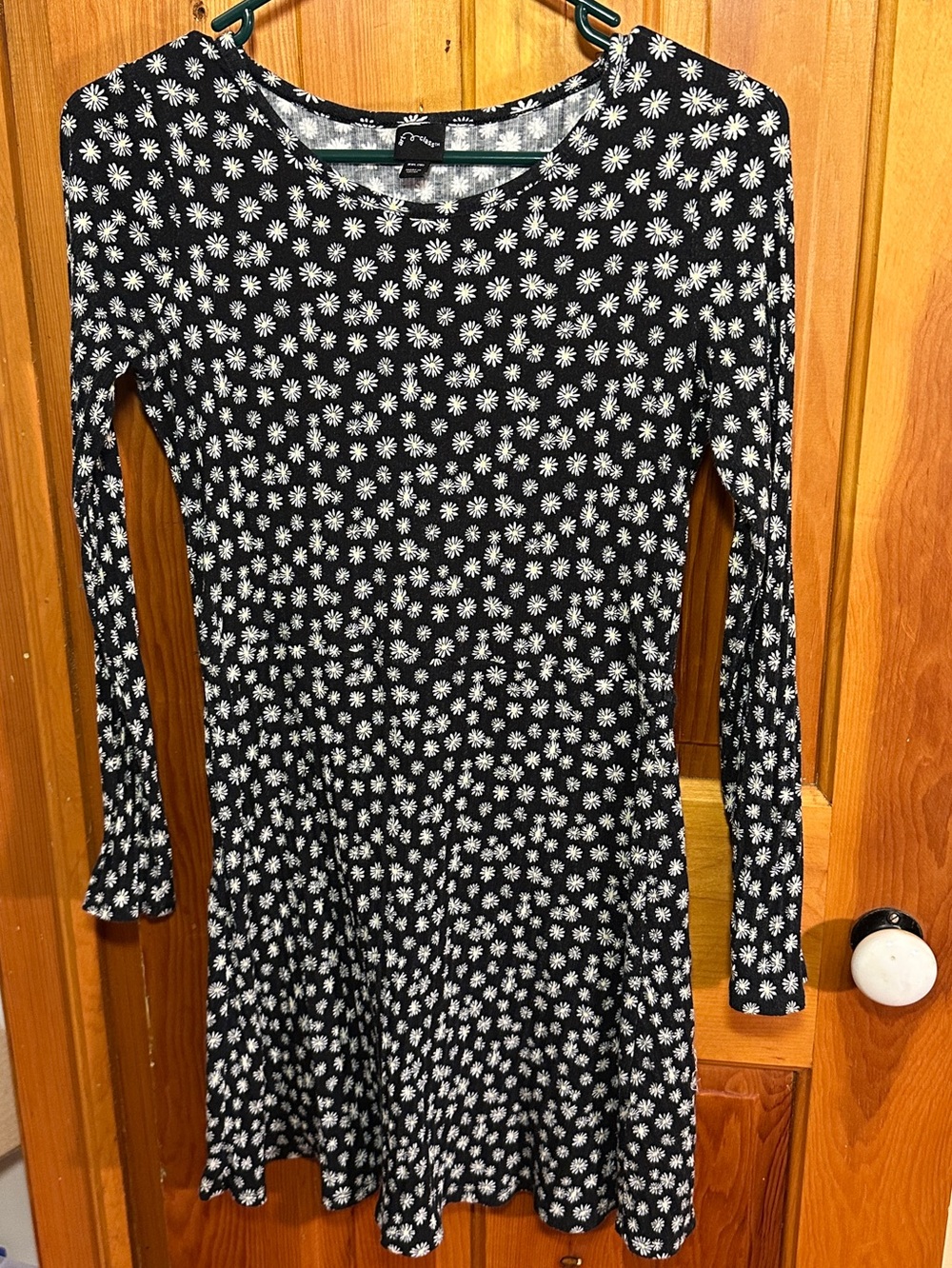 Art Class - Girls Black & White Daisy Print cotton blend Long-Sleeve Dress xxl